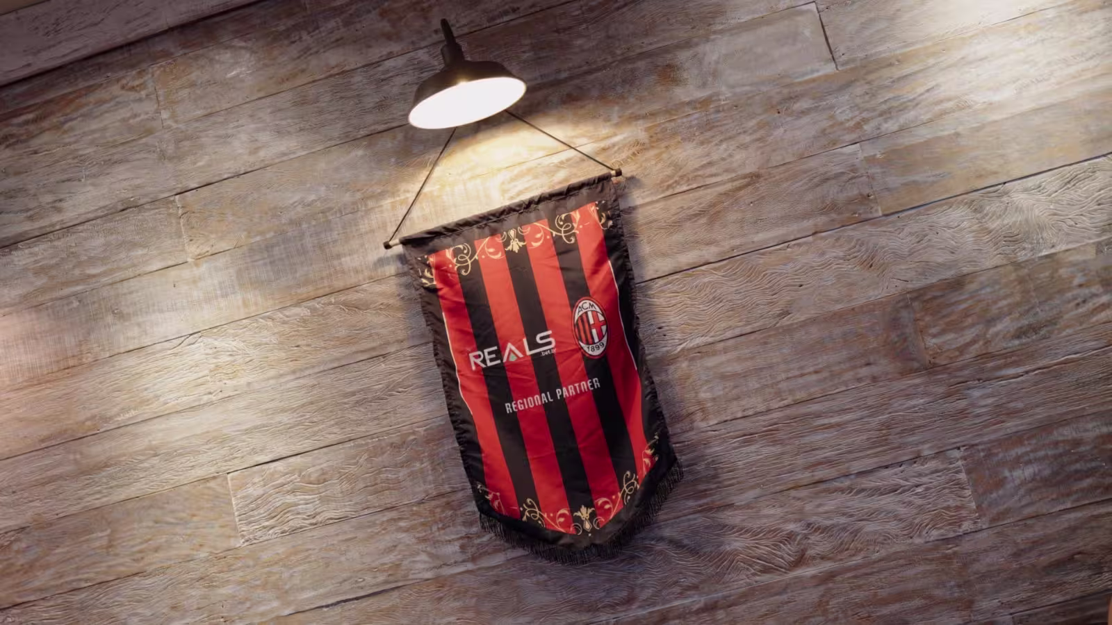 Patrocinadora do Milan, Reals realiza watch party em clássico contra a Inter