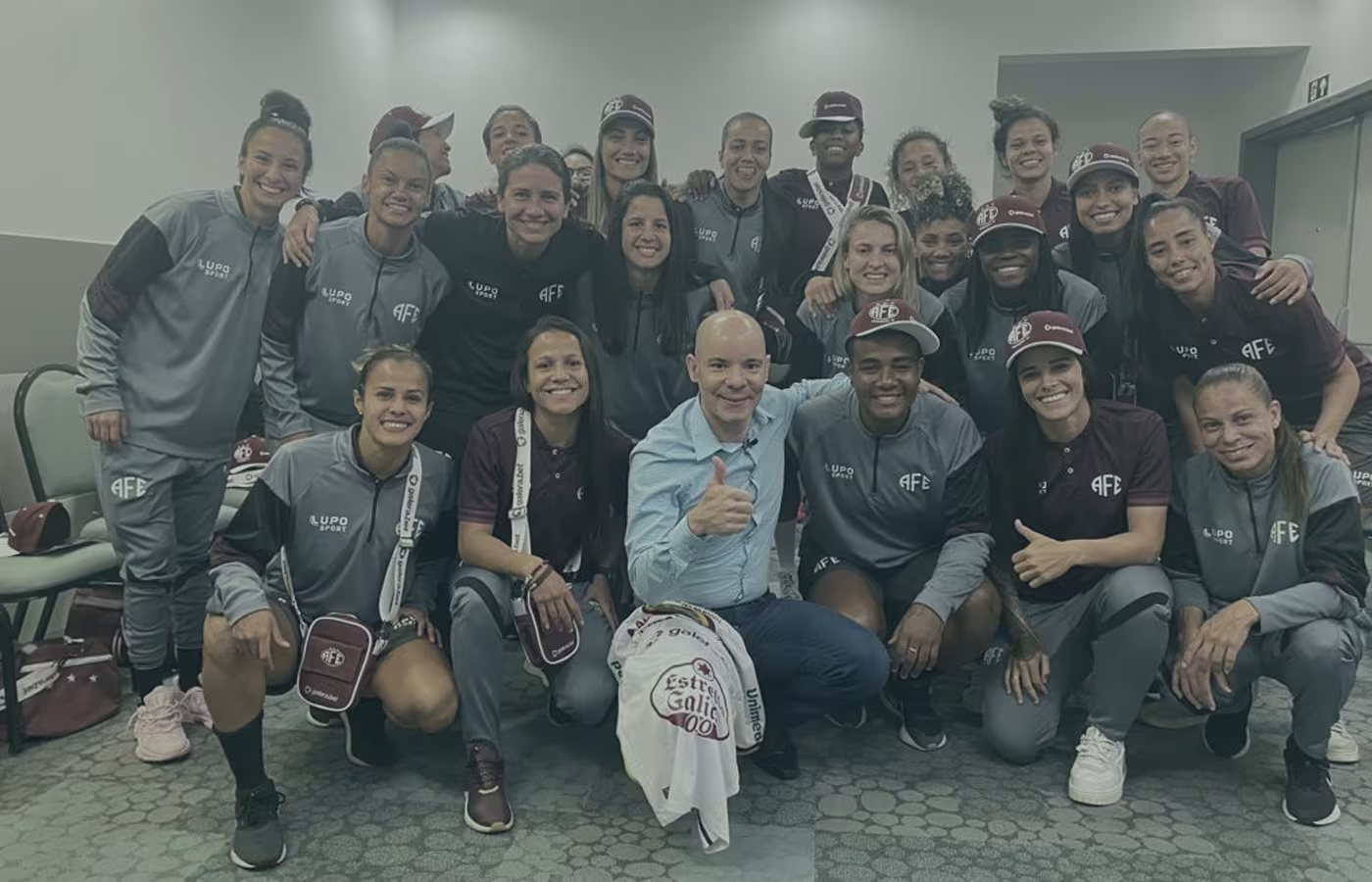 Com doação de materiais esportivos, Galera.bet realiza ativação para as jogadoras da Ferroviária