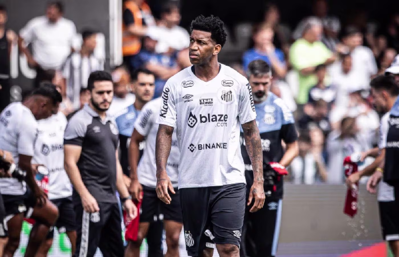 Por R$ 130 milhões, PariMatch pode substituir Blaze na camisa do Santos 