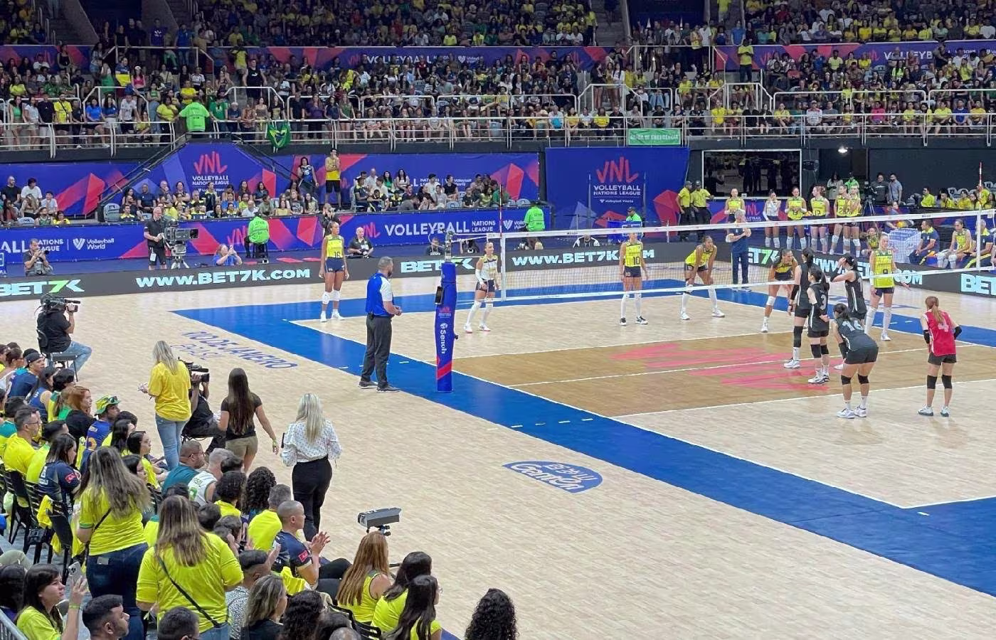 Liga das Nações de Voleibol chega com exposição de marca e ativações da Bet7k 