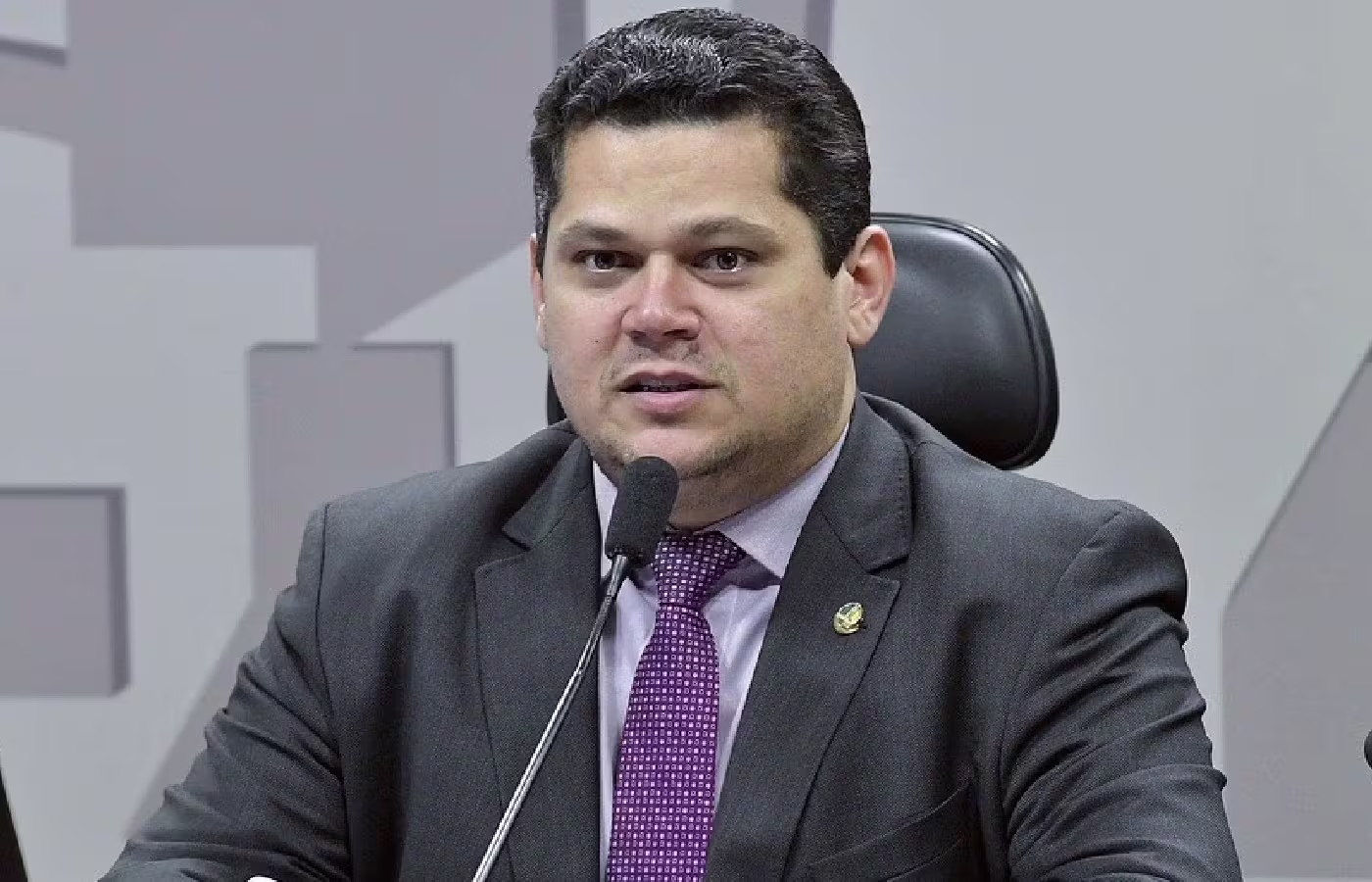 CCJ adia novamente votação de PL que autoriza cassinos e bingos no Brasil e remarca data