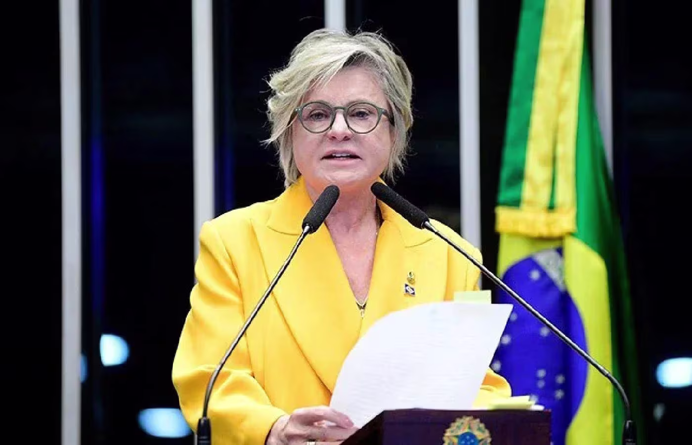 Senadora defende cartão de crédito em cassinos: "a pessoa gasta e não pode lavar dinheiro" 