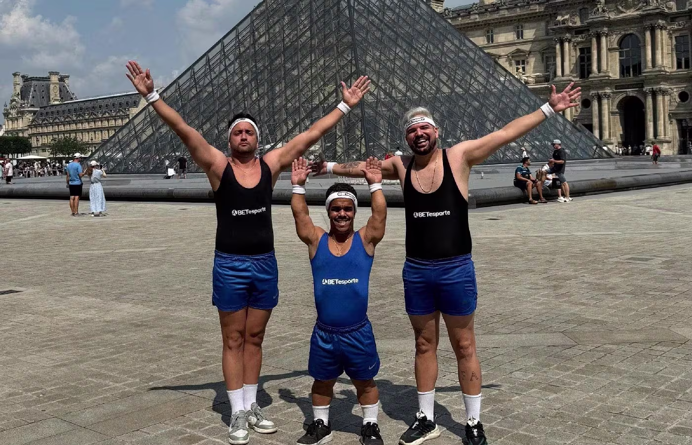 BETesporte marca presença em Paris com seu time de influenciadores