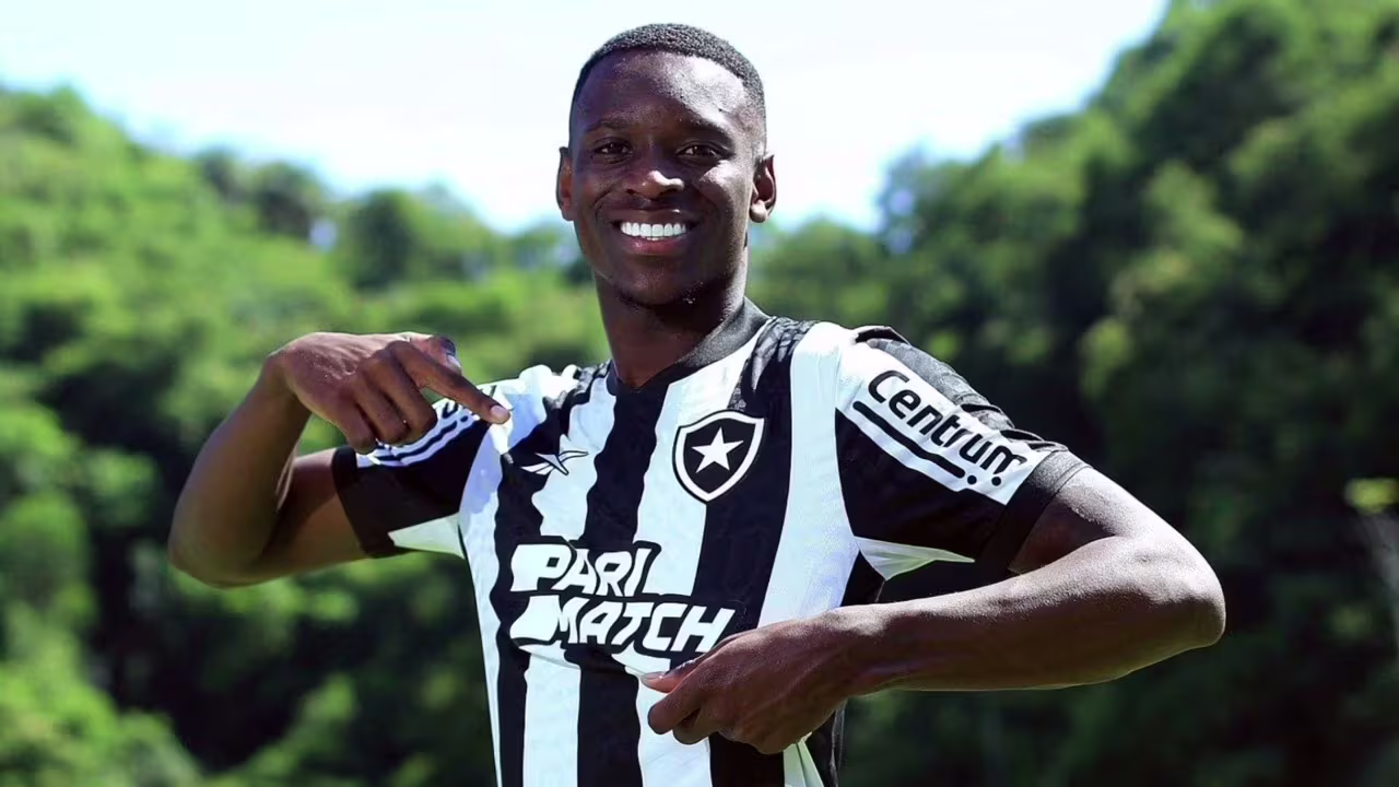 Luiz Henrique, do Botafogo, é citado em Caso Paquetá; Clube defende atleta e detona reportagem