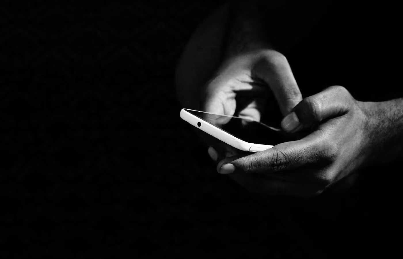 Nove bets são acionadas na Justiça e poderão pagar até R$ 1,5 bi por acessos de menores de idade em sites 