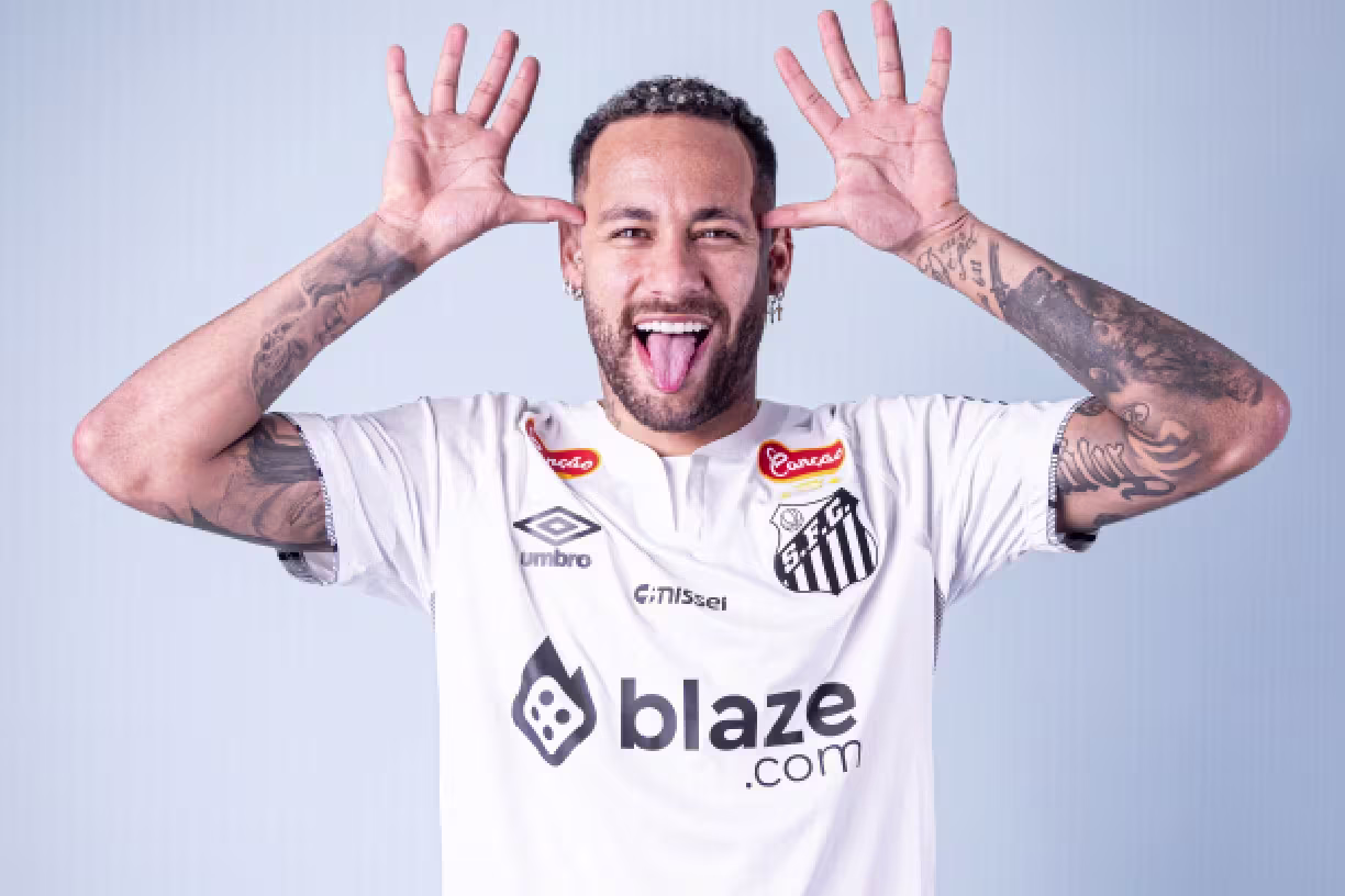 Santos encaminha acordo para trocar Blaze por Novibet no patrocínio máster