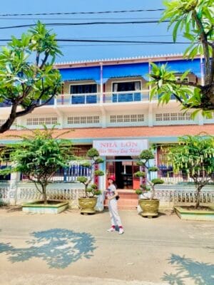 Nhà Lớn Long Sơn là điểm tham quan không thể bỏ qua khi đến Đảo Long Sơn Vũng Tàu