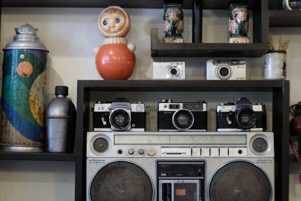 Cà phê Thềm Xưa - Gợi nhớ ký ức với không gian xưa cũ