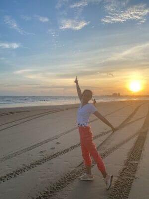 Hoàng hôn trên biển Hồ Cốc