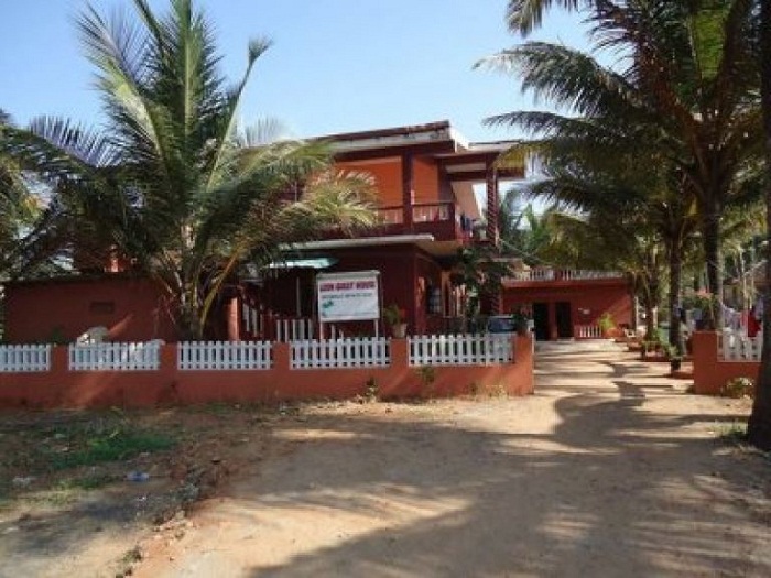 Hotels in Goa Near Airport - leon hide out guest house