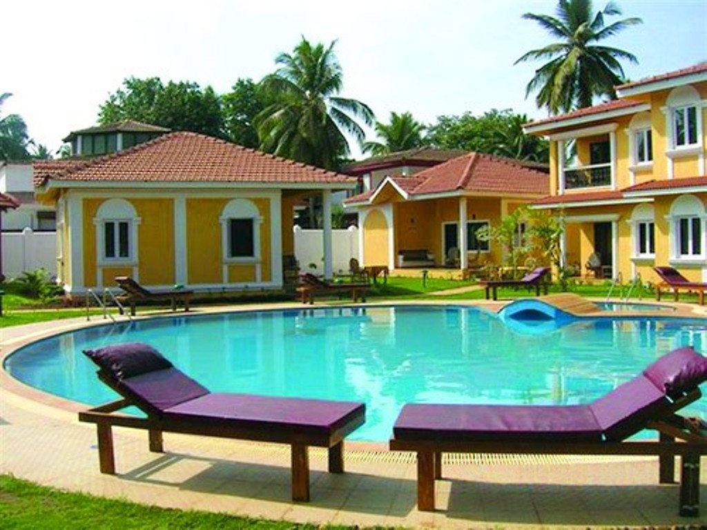 casa de goa pool view