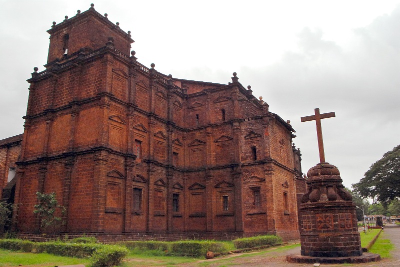 Best Church in Goa - Basilica Of Bom Jesus