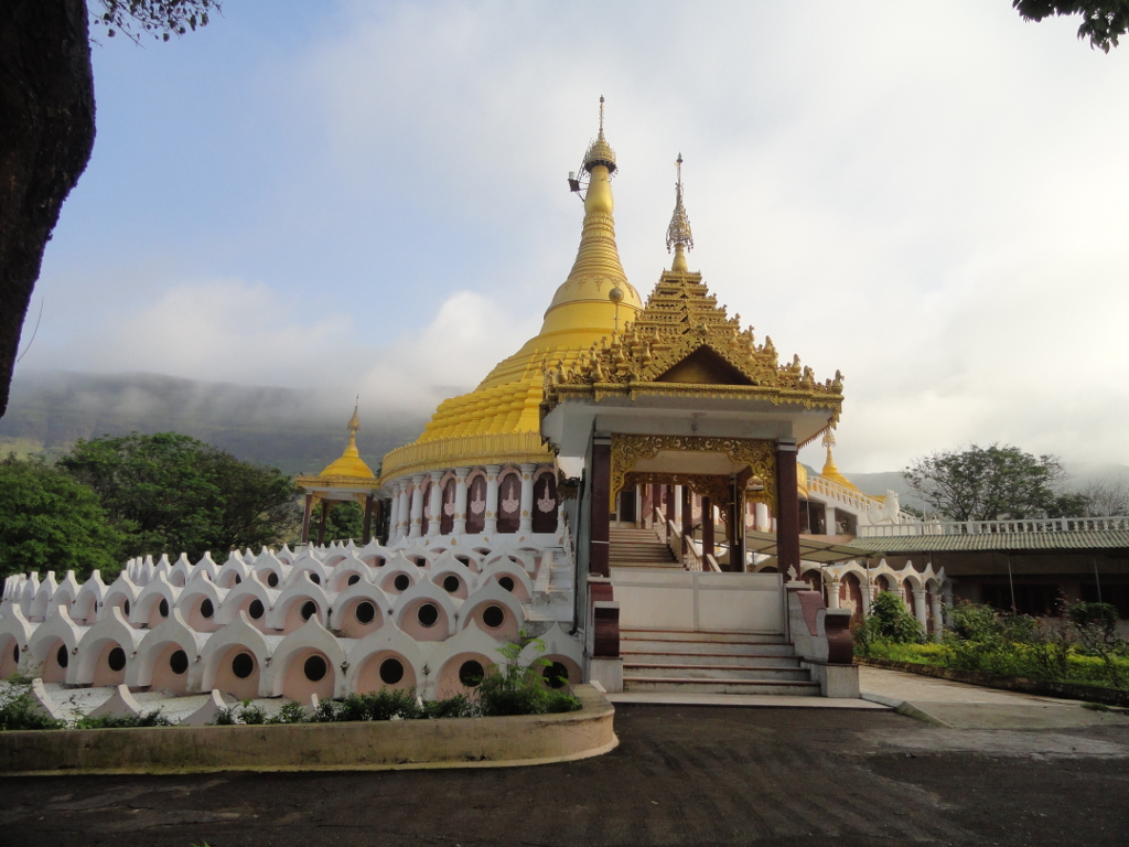 places to visit in igatpuri meditation