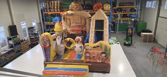 Eladó Fáraó Csúszdás Ugráló