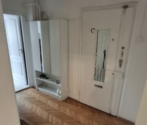 Gellérthegy lábánál Sashegyre néző, 2 erkélyes lakás kiadó