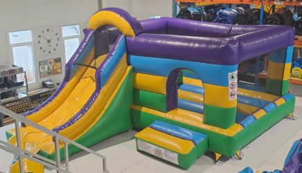 Eladó Szivárvány Csúszdás Ugráló (Légvár)