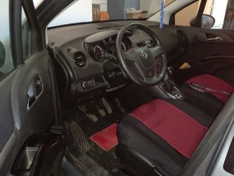 Meg meg kímélt állapotban, garázsban tartott Opel Meriva B !