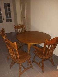 EBÉDLŐASZTAL ELADÓ !!!!!06-20/3-419-200