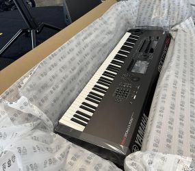Yamaha Genos2 76-key, Yamaha PSR-SX920, Yamaha MONTAGE M8X 