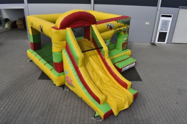 Eladó Dzsungel Csúszdás Ugráló (Légvár)