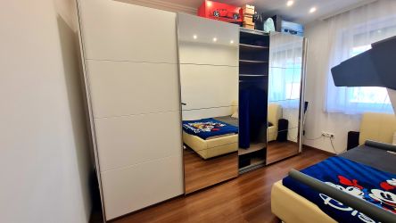 Gardrób szekrény eladó