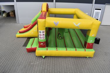 Eladó Dzsungel Csúszdás Ugráló (Légvár)