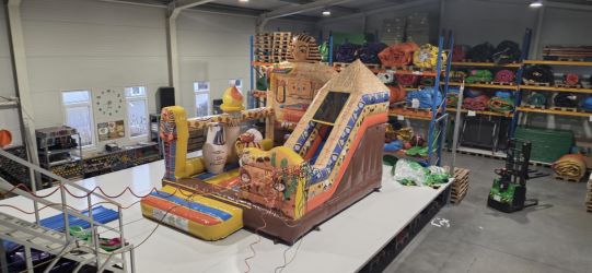 Eladó Fáraó Csúszdás Ugráló