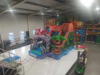  Eladó Dínó Csúszdás Ugráló