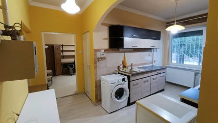 Garzon 1 szobás szép lakás Debrecen belvárosban csendes hely