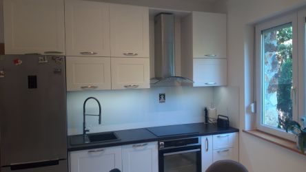 Eladó egy modern, 67 m2 -es, TERASZOS, ÚSZÓMEDENCÉS lakás