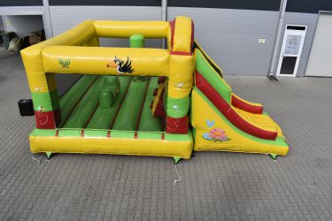 Eladó Dzsungel Csúszdás Ugráló (Légvár)