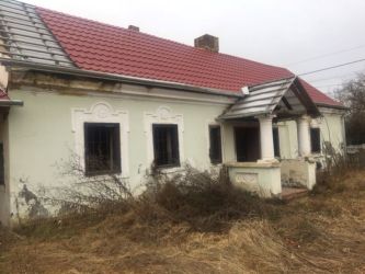 Galambokon két ház egy telken eladó