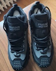 2 pár 43-as boka csizma eladó 