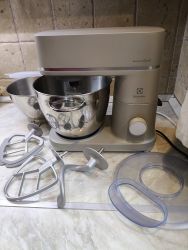 Konyhai robotgép áron alul eladó Szentendrén, Elektrolux E6K