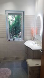 Eladó egy modern, 67 m2 -es, TERASZOS, ÚSZÓMEDENCÉS lakás