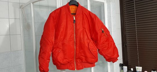 Bomber dzseki