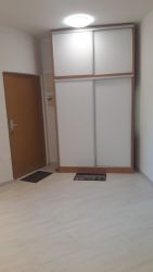 Eladó egy modern, 67 m2 -es, TERASZOS, ÚSZÓMEDENCÉS lakás