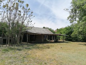 Tanya családi házzal 6314 nm területtel