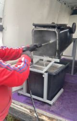 Síremlék, kuka, konténer, térkő tisztítás!