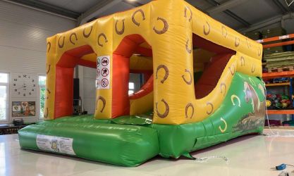 Eladó Lovas Csúszdás Ugráló (Légvár)