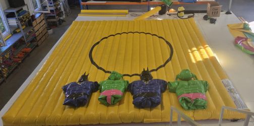 Eladó Batman és Hulk Szumó