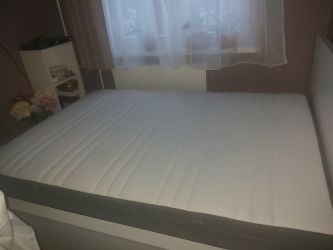 Fehér IKEA ágykeret és matrac eladó