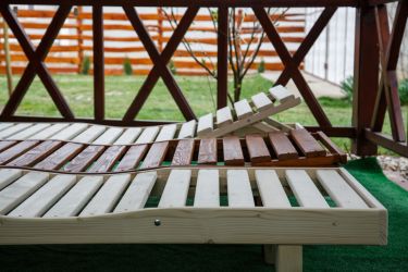 Ergonomikus fa napozóágy a gyártótól