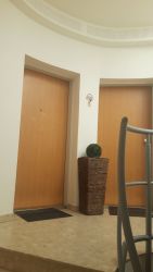 Eladó egy modern, 67 m2 -es, TERASZOS, ÚSZÓMEDENCÉS lakás