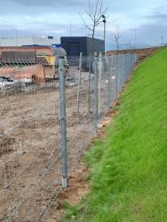 Vadháló drótfonat drótháló oszlop kapu huzal kerítés építés