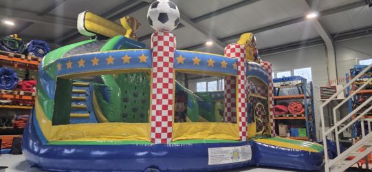  Eladó Foci Akadálypálya Csúszdával