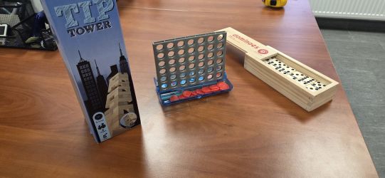 Eladó Jenga, Amőba, Dominó