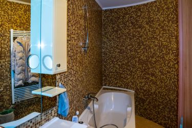 Eladó panorámás, első emeleti belvárosi lakás Szolnokon