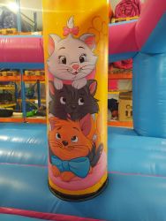 Eladó Cicás Csúszdás Ugráló 