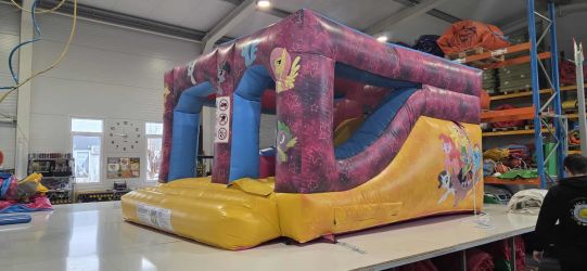 Eladó Póni Csúszdás Ugráló